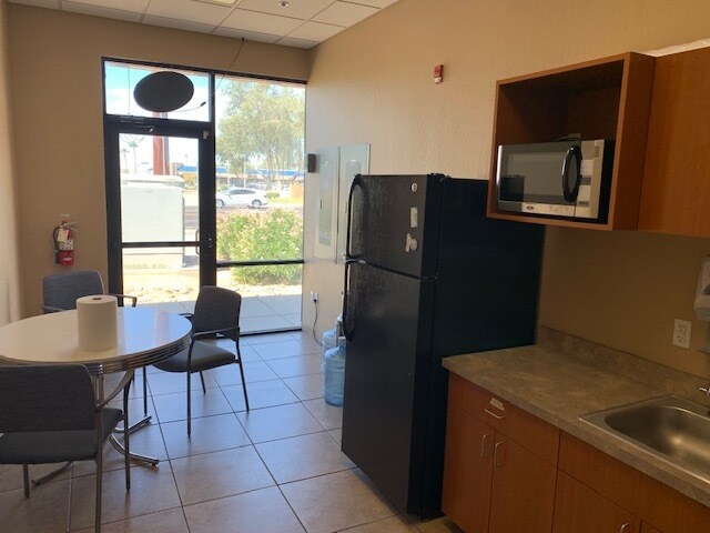 More Photos Of 407 N Lindsay Dr, Mesa Freestanding For Lease