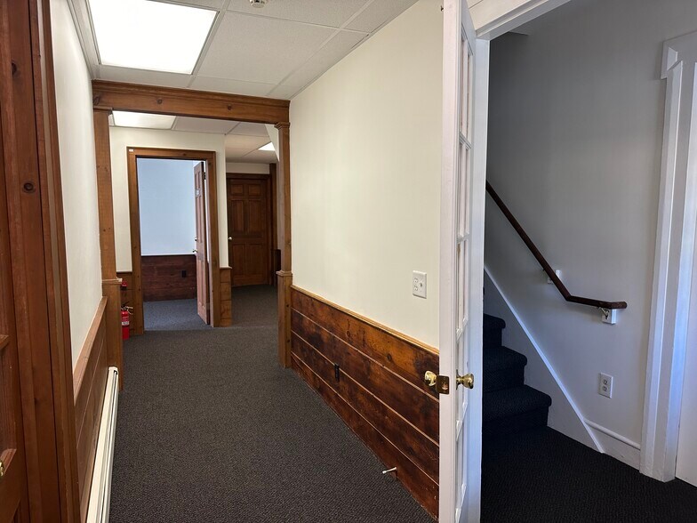 More Photos Of 406 Main St, Great Barrington Office Residential For Lease