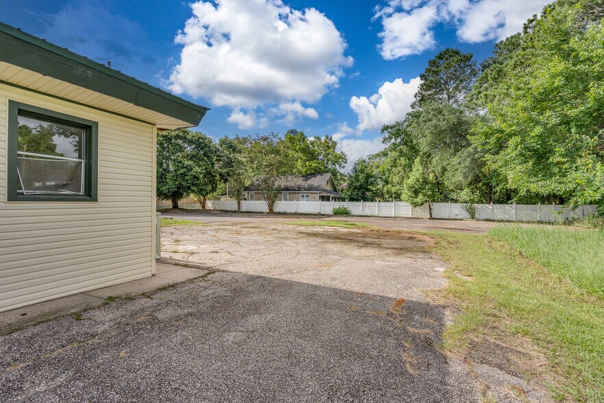 More Photos Of 1403 Spring Hill Ave, Mobile Healthcare For Sale