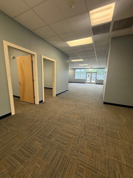 More Photos Of 585 White Mountain Hwy, Milton Storefront For Lease