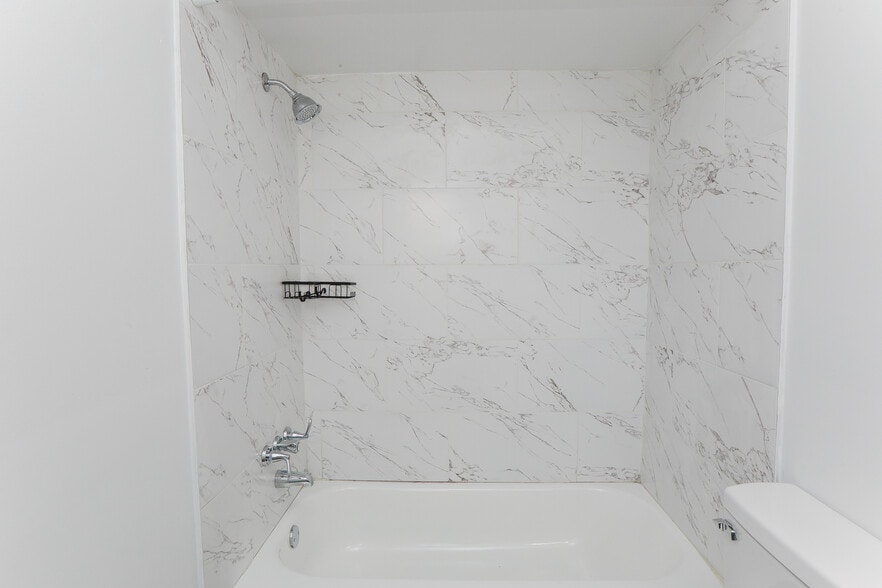 More Photos Of 1314-1318 Little Bay Ave, Norfolk Apartments For Sale