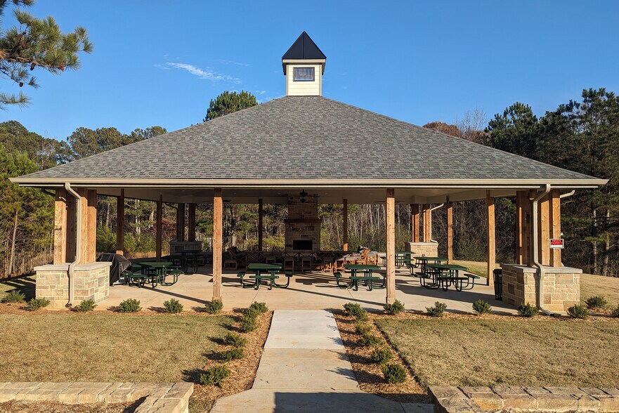 More Photos Of 375 Fowler Rd, Alpharetta Religious Facility For Lease