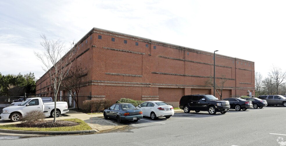 More Photos Of 7535 Mission Dr, Seabrook Office For Lease