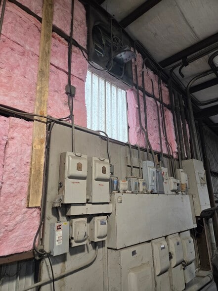 More Photos Of 1100 Old Salem Rd NE, Albany Manufacturing For Sale