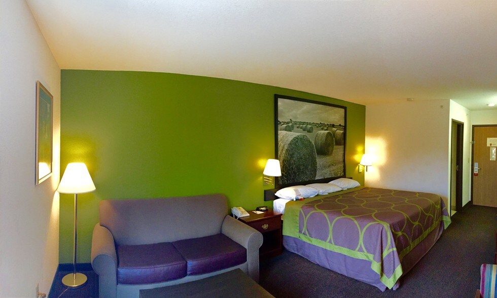 More Photos Of 34085 Commerce Dr, De Soto Hotel For Sale