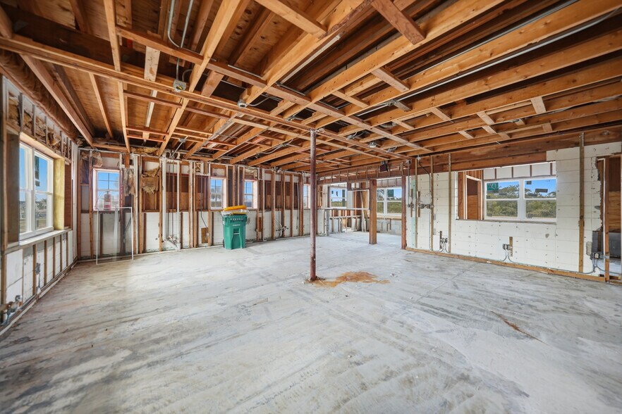 More Photos Of 1261 Beach Rd, Englewood Storefront Retail Residential For Sale