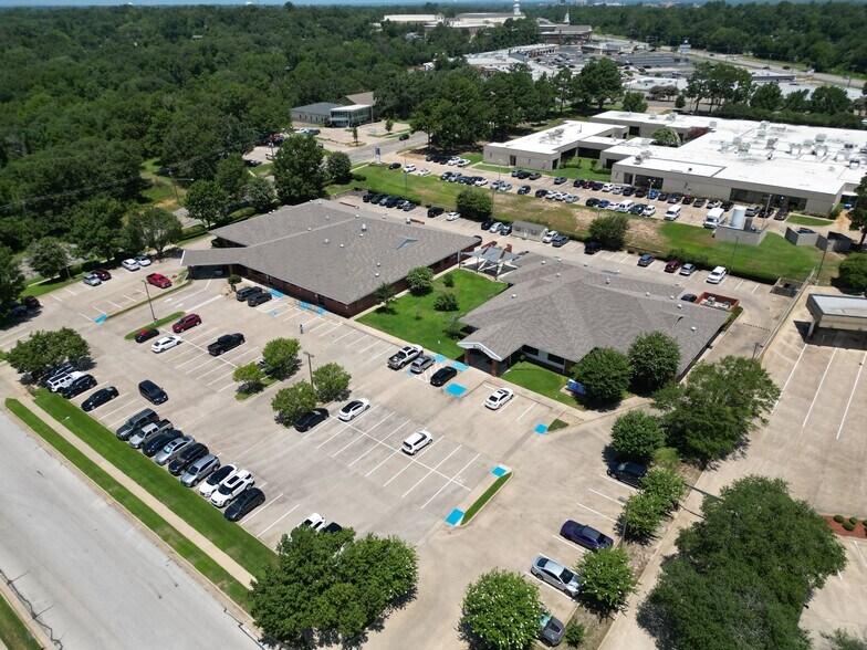 More Photos Of 3415 Golden Rd, Tyler Medical For Sale