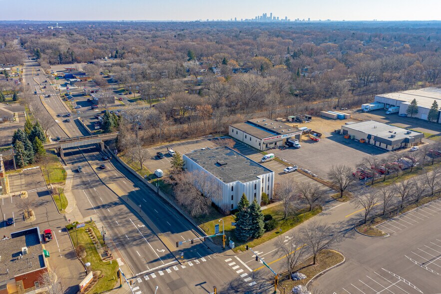 More Photos Of 4124 N Quebec Ave, New Hope Office For Sale