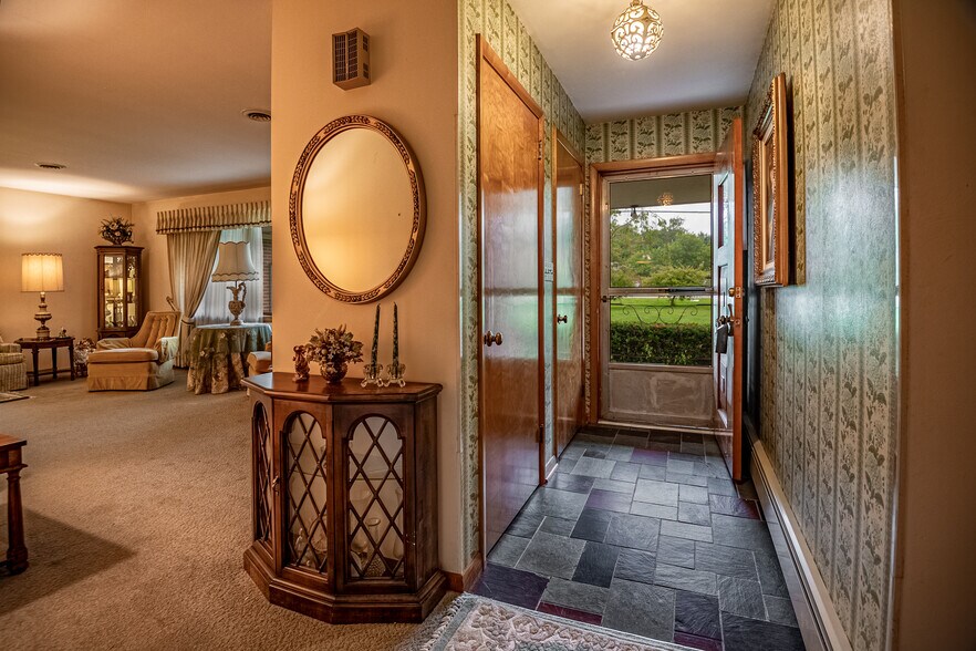 More Photos Of 519 N Hermitage Rd, Hermitage Office Residential For Sale