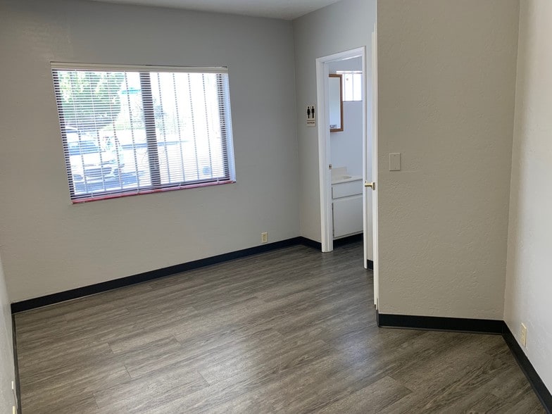 More Photos Of 1003 Division St, Prescott Medical For Lease