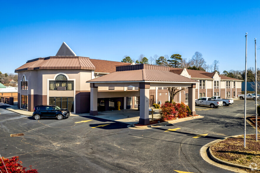 Primary Photo Of 7 Laura Ln, Thomasville Hotel For Sale