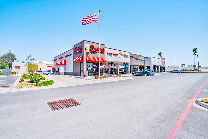 More Photos Of 902-910 Dixieland Rd, Harlingen Freestanding For Lease