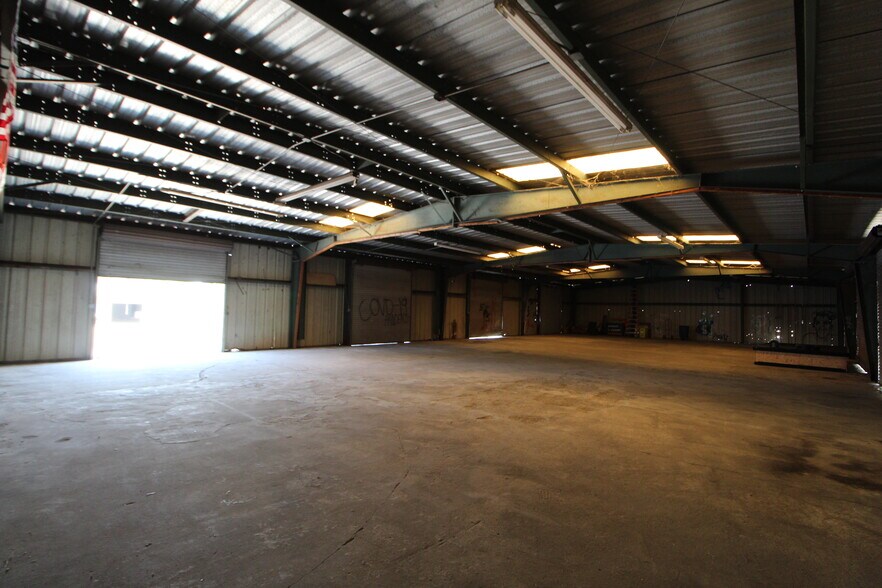 More Photos Of 850 2nd St, Winter Haven Warehouse For Lease
