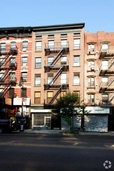 More Photos Of 19 Essex St, New York Storefront Retail Residential For Lease