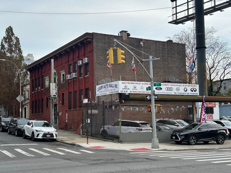 More Photos Of 122 18th St, Brooklyn Land For Lease