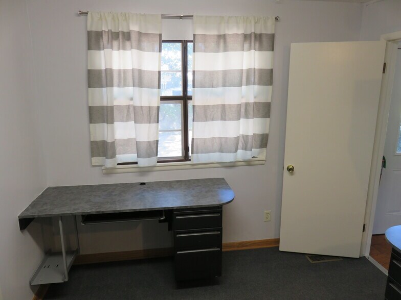 More Photos Of 1239 W Main St, Jenks Medical For Sale