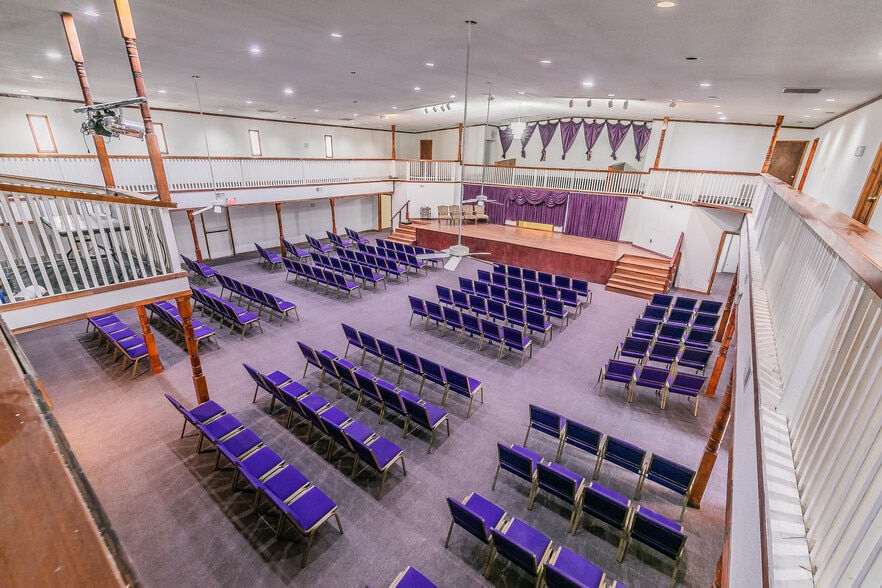 More Photos Of 5007 Ivy Ln, Dallas Religious Facility For Sale