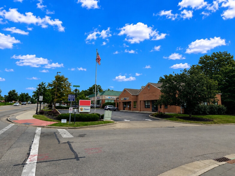 More Photos Of 9608-9610 Kenwood Rd, Blue Ash Freestanding For Lease