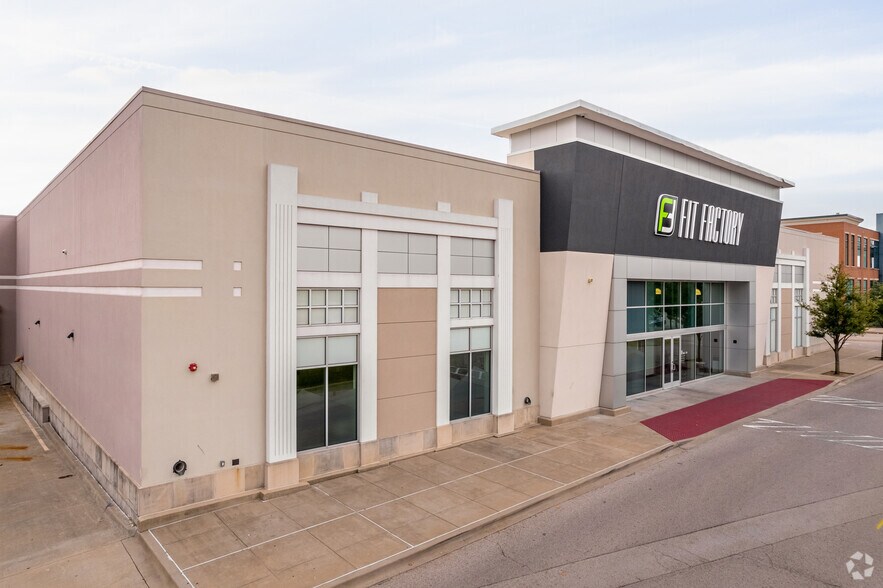 More Photos Of 245 Cedar Sage Dr, Garland Unknown For Lease