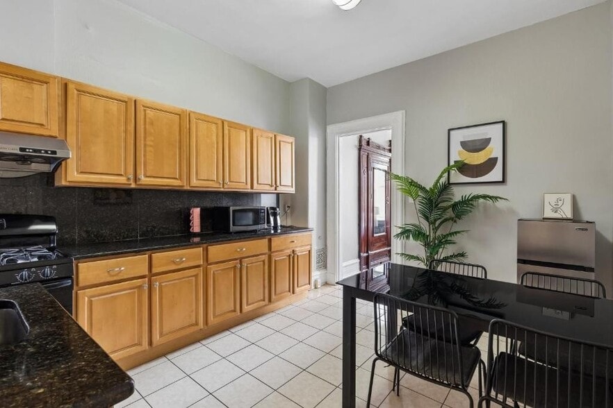 More Photos Of 1611 S Broad St, Philadelphia Specialty For Sale