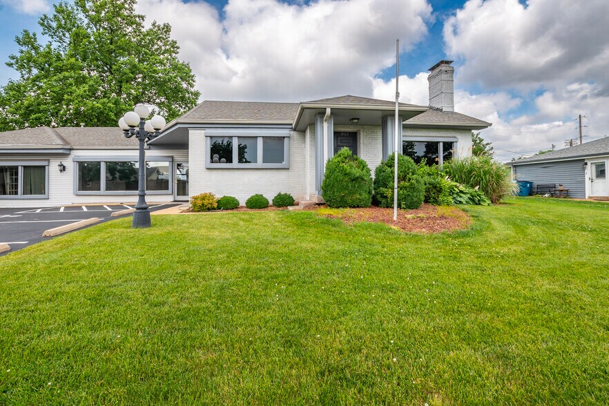 Primary Photo Of 4163 Crescent Dr, Saint Louis Medical For Lease