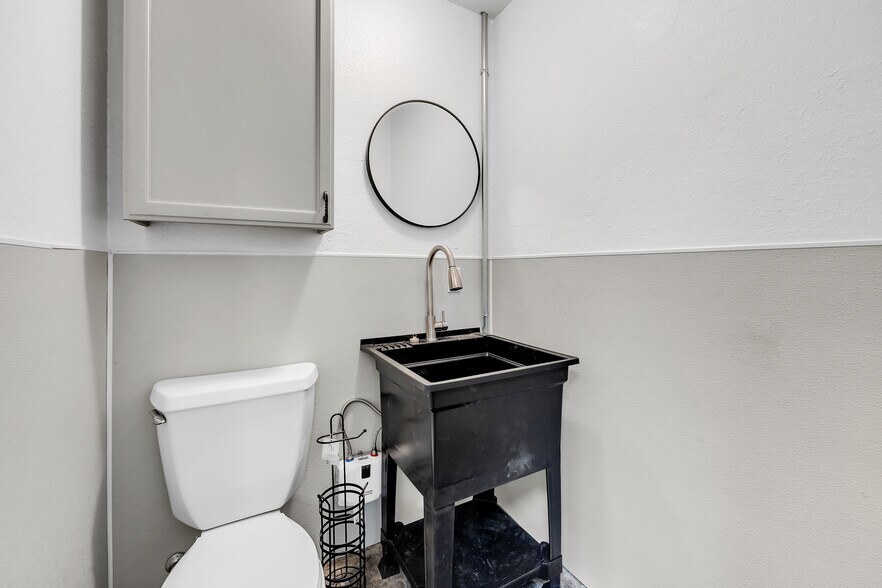 More Photos Of 20736 Longeway Rd, Sonora General Retail For Lease