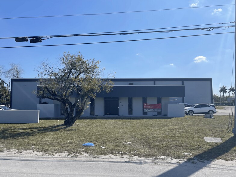 More Photos Of 4570 NW 128th St, Opa Locka Warehouse For Lease