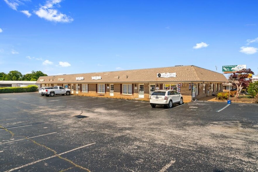 More Photos Of 5803-5805 Lee Hwy, Chattanooga Medical For Sale