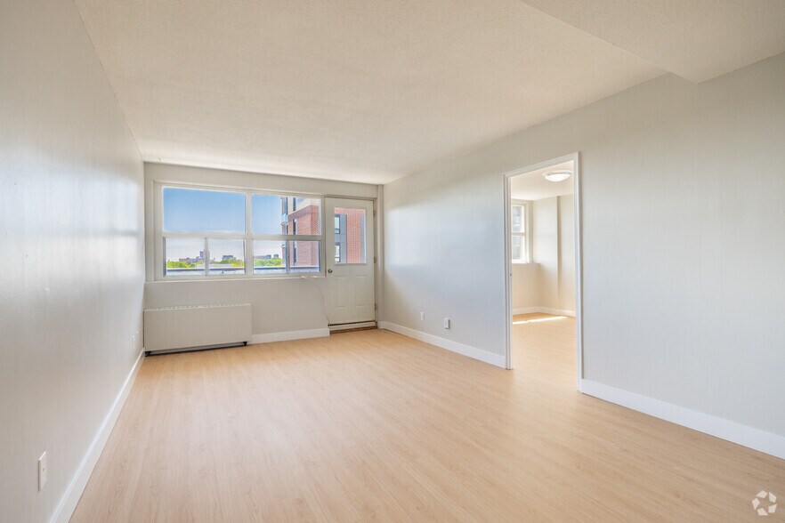 More Photos Of 1161-1171 Wellington St, Ottawa Apartments For Lease