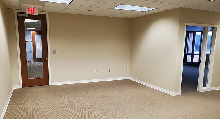 More Photos Of 1 Park West Cir, Midlothian Office For Lease