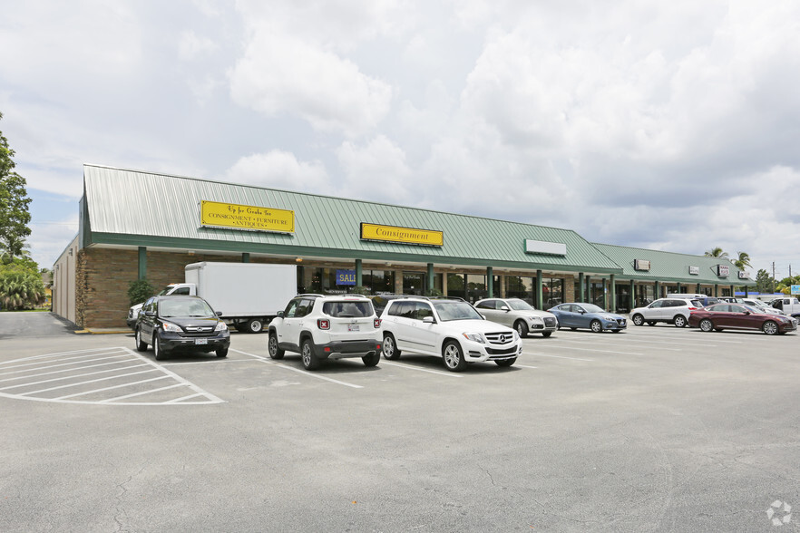 More Photos Of 710-778 9th St N, Naples Freestanding For Lease