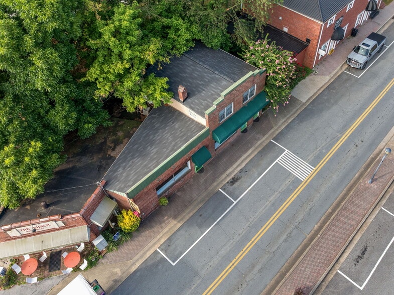 More Photos Of 108 N Main St, Ellijay Storefront Retail Residential For Sale