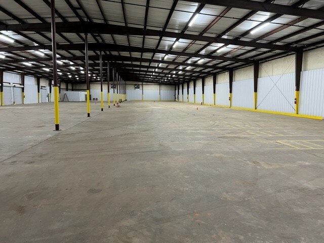 More Photos Of 714 Gil Harbin Industrial Blvd, Valdosta Warehouse For Lease