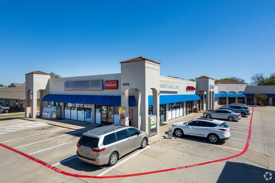 More Photos Of NEC Boat Club Road and Shaydell Drive, Fort Worth Storefront For Lease