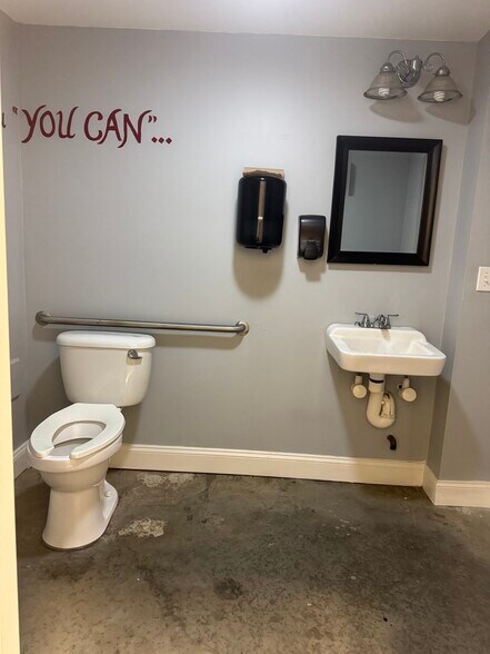 More Photos Of 33 Forge Hill Rd, Franklin Warehouse For Lease