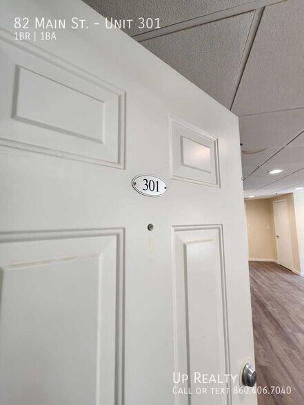More Photos Of 82 Main St, East Hampton Apartments For Lease