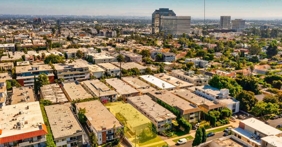 More Photos Of 11938 Dorothy St, Los Angeles Apartments For Sale
