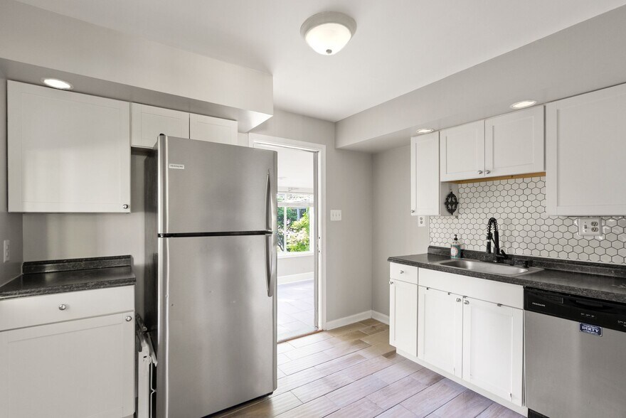 More Photos Of 17423 Wilson St, Dumfries Multifamily For Sale