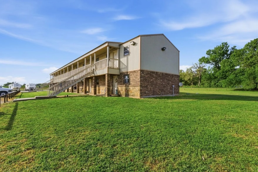 More Photos Of 8441 County Road 176, Stephenville Apartments For Sale