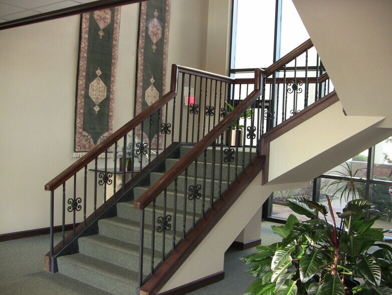 More Photos Of 2101 N Sardis Rd, Charlotte Office For Lease