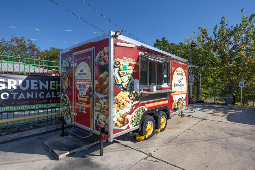 More Photos Of 628 W Hildebrand Ave, San Antonio Convenience Store For Sale