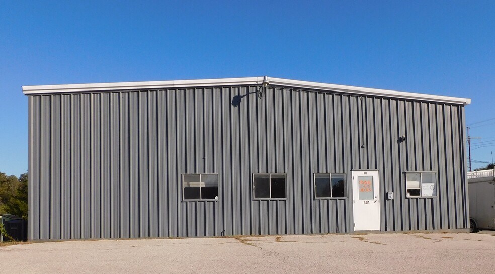 More Photos Of 401 W Coffin St, Denison Industrial For Sale