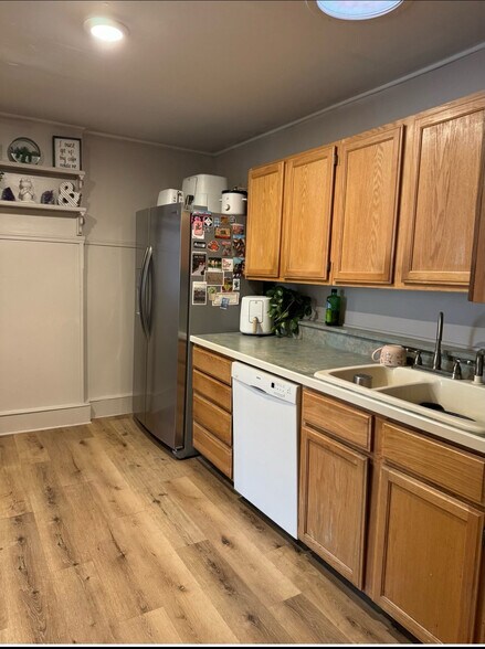 More Photos Of 120 N Washington St, Owosso Storefront For Sale