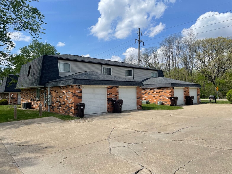 More Photos Of 3440 W Richwoods Blvd, Peoria Apartments For Sale