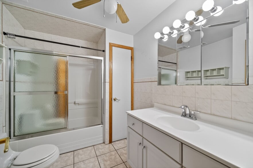 More Photos Of 4369 N Elston Ave, Chicago Specialty For Sale