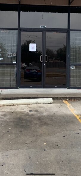 More Photos Of 403 E Stan Schlueter Loop, Killeen Freestanding For Lease