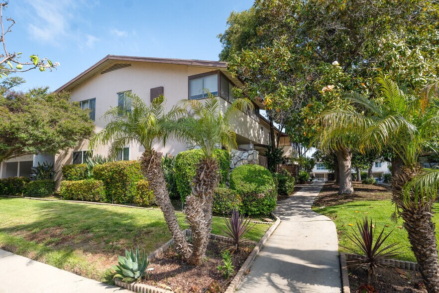 More Photos Of 14007 Moorpark St, Sherman Oaks Apartments For Sale