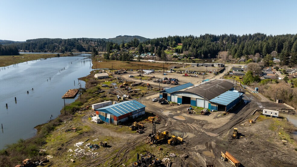 More Photos Of 93761 Hackett Ln, Coos Bay Distribution For Sale