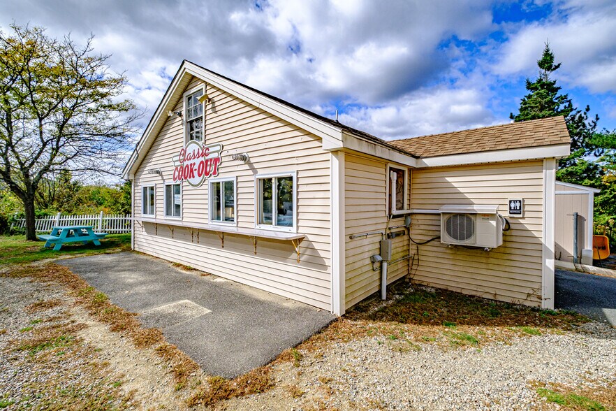 More Photos Of 150 US ROUTE 1, Freeport Fast Food For Sale