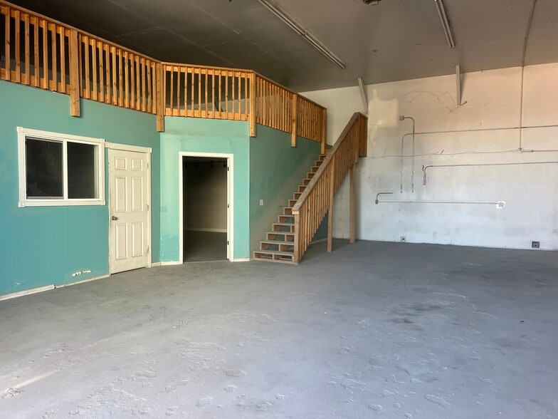 More Photos Of 954 E 100 N, Payson Distribution For Sale